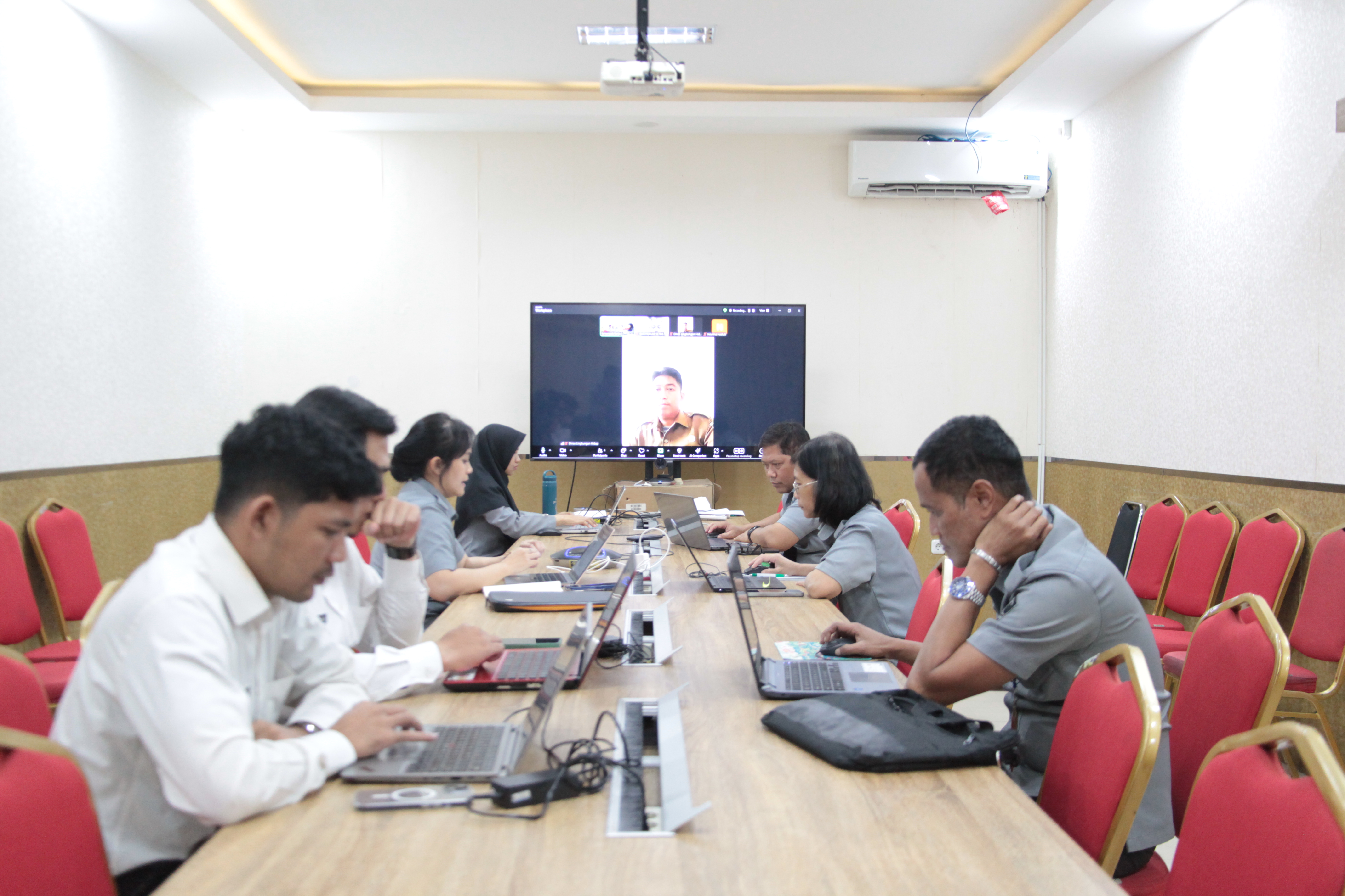 Kemenkum Jabar Harmonisasi Ranperda Pengelolaan Sampah Kabupaten Purwakarta